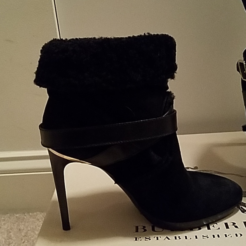 Authentic Burberry booties - Picture 3 of 4